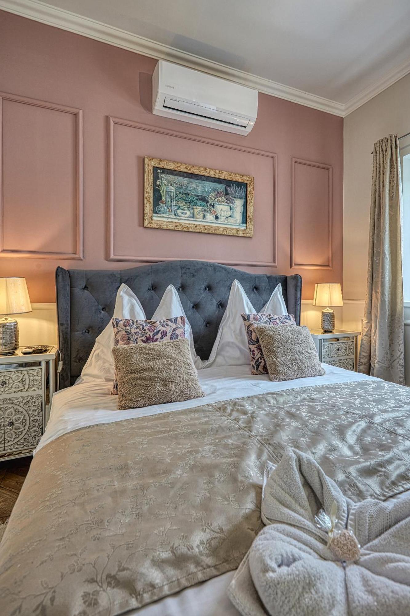 The Doors Boutique Apartments Mosonmagyarovar Exterior foto